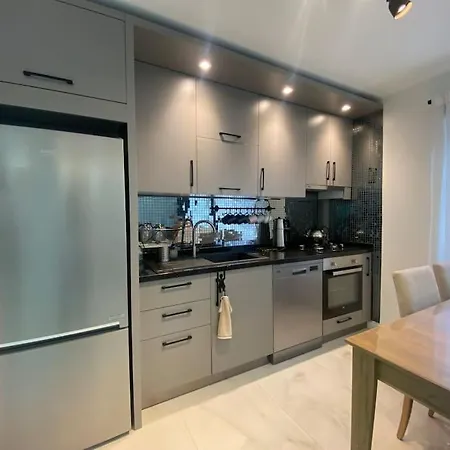 Seaside Cosy Flat With A Balcony 아파트 이스탄불